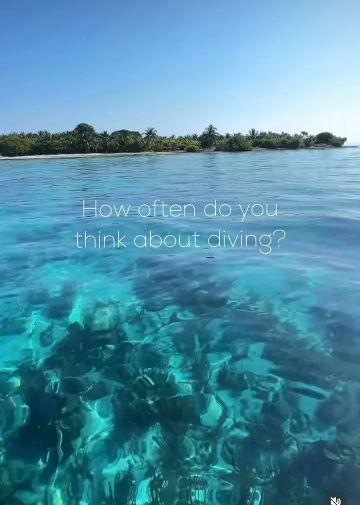 Crystal-clear turquoise water over the Belize Barrier Reef